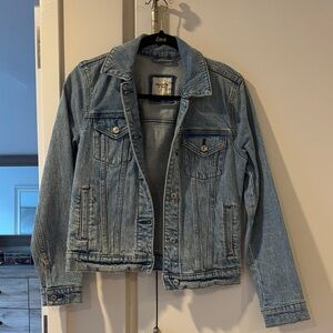 Abercrombie & Fitch Light Wash Denim Jacket - Classic Jean Jacket